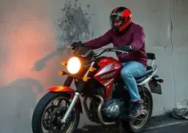 motociclista choca em parede