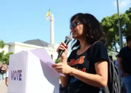 Professor Camila (UP)